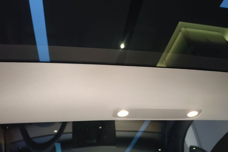 Tesla Model 3 2023 car image #18