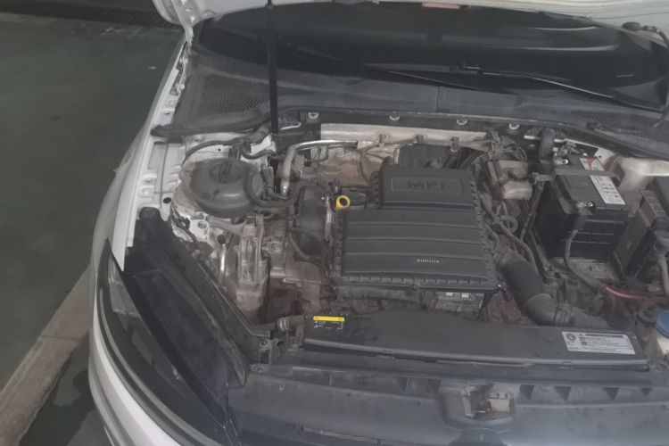 Volkswagen Golf 2019 car image #28