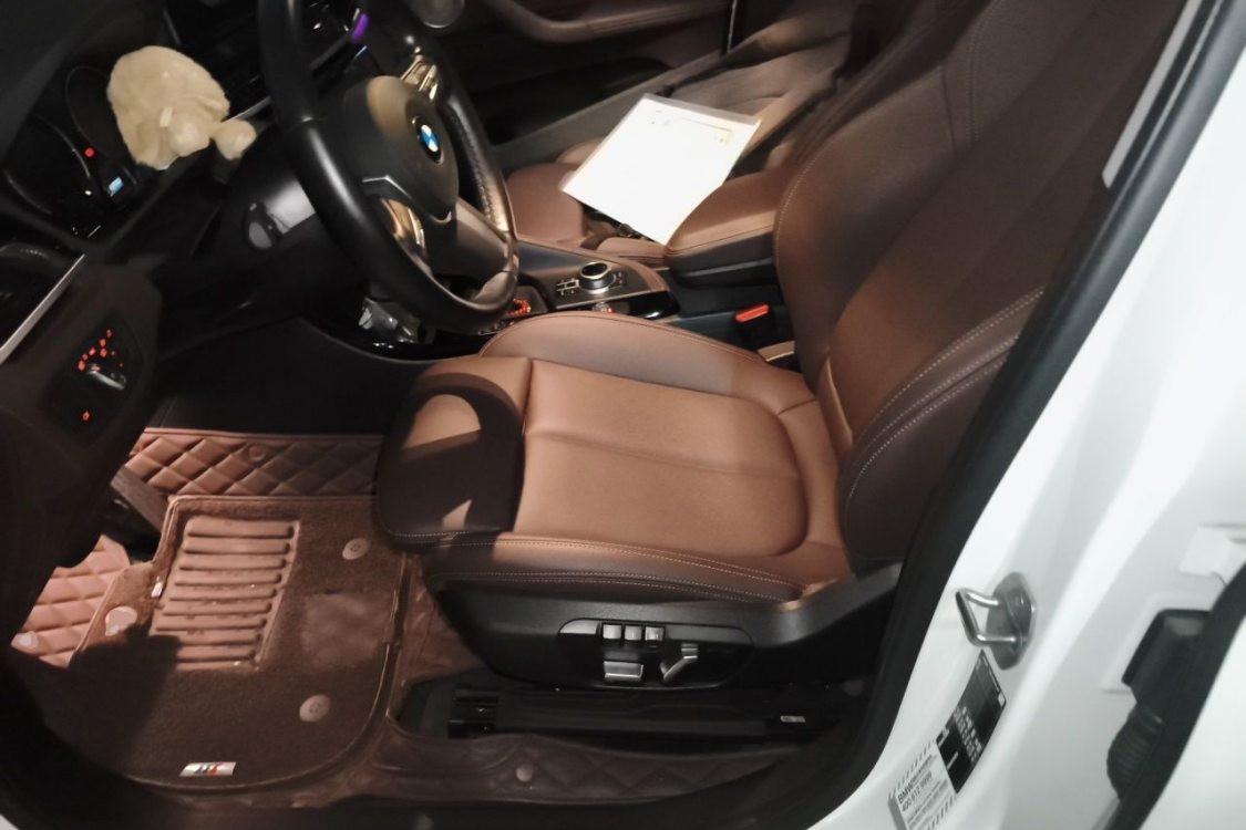 BMW X1 2021 car image #18