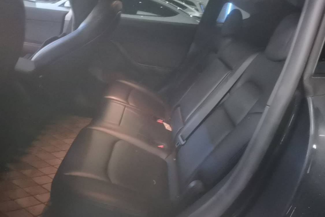 Tesla Model Y 2024 car image #13