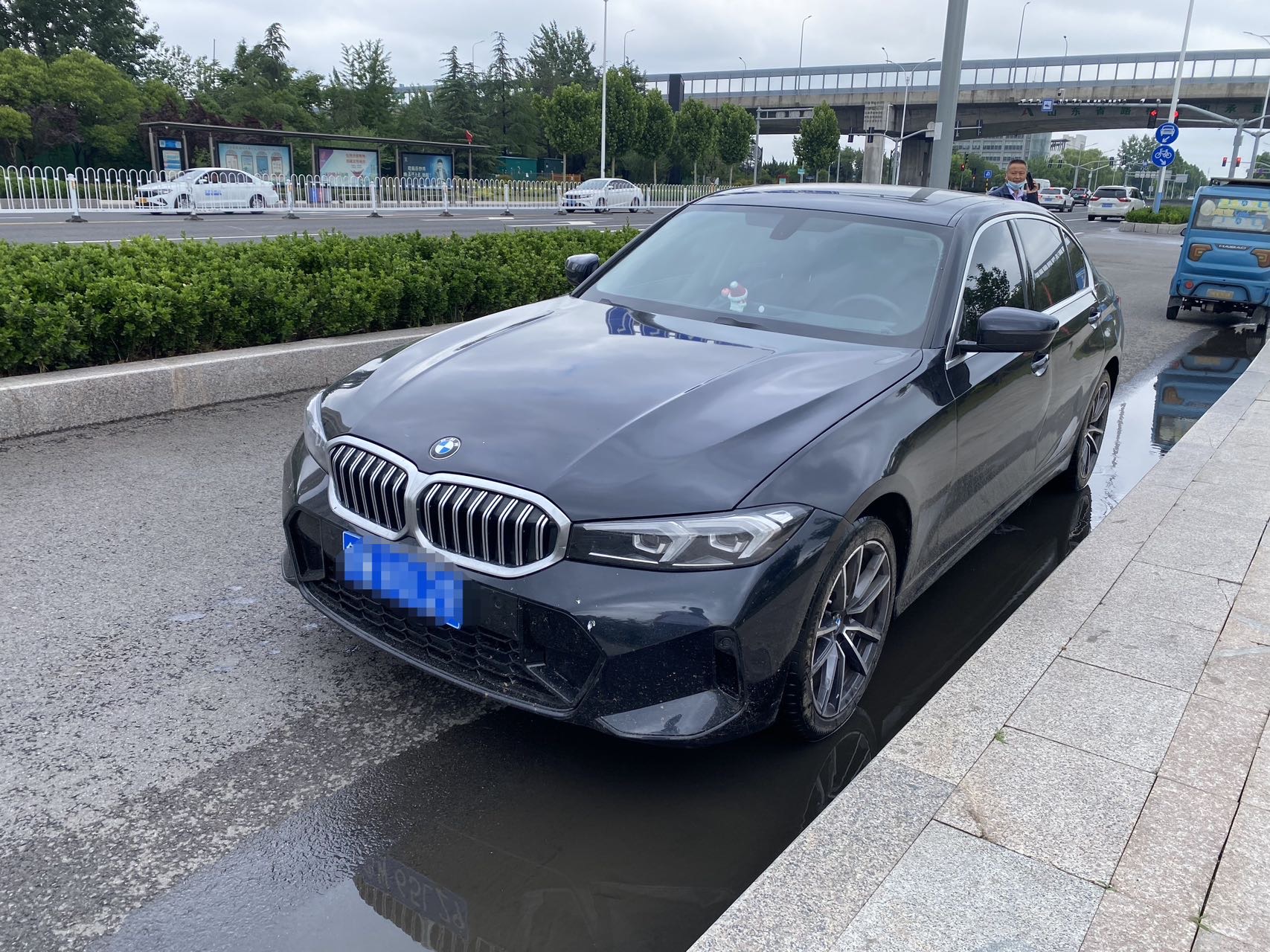 BMW 3 Series 2023 BMW 3 Series 2023 car image