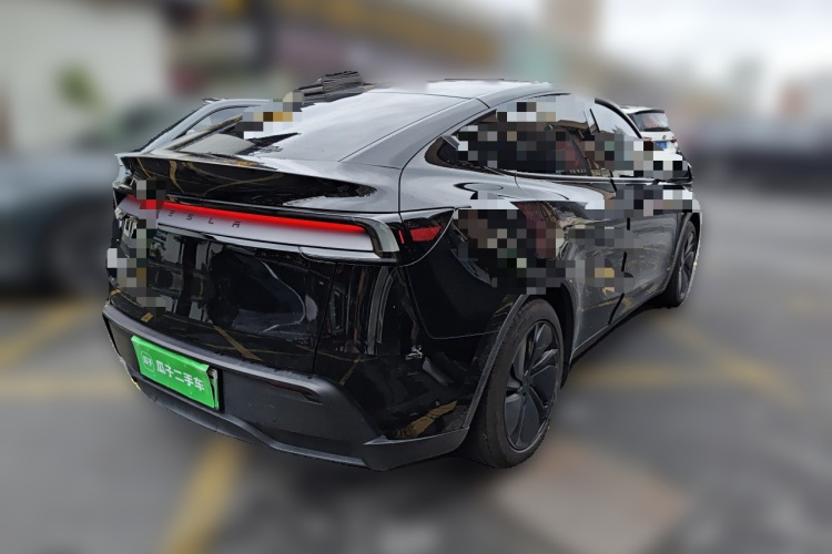 Tesla Model Y 2025 #5 Tesla Model Y 2025 car image #5