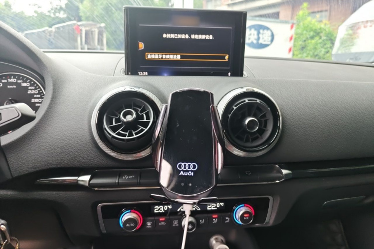 Audi A3 2019 car image #17