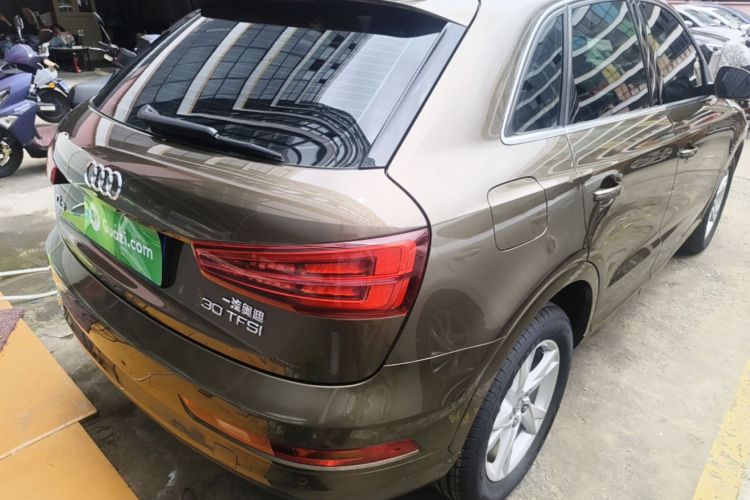 Audi Q3 2018 car image #7