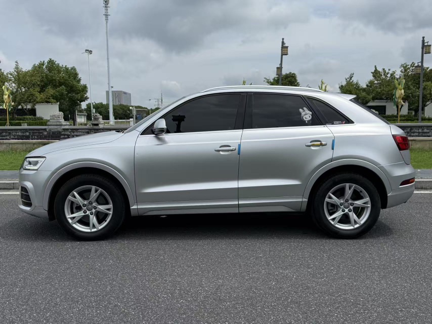 Audi Q3 2018 #4 Audi Q3 2018 car image #4
