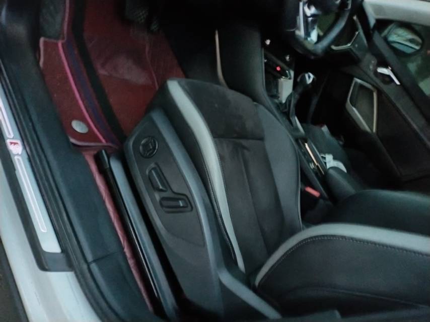 2019 immagine di auto #5