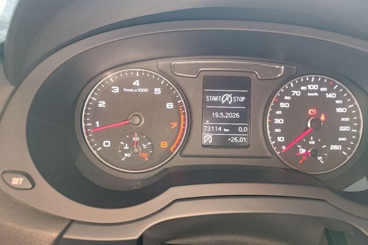 Audi Q3 2017 car image #16