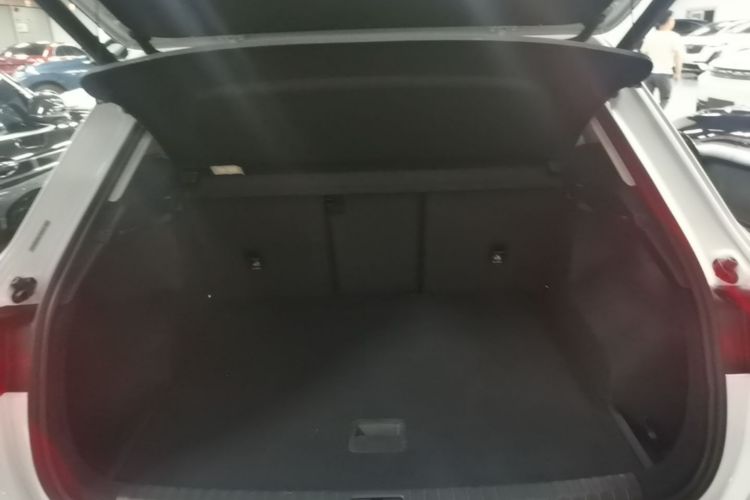 Audi Q3 2021 car image #19