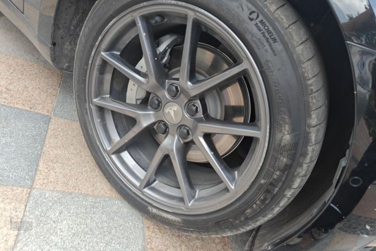 Tesla Model 3 2021 immagine di auto #9