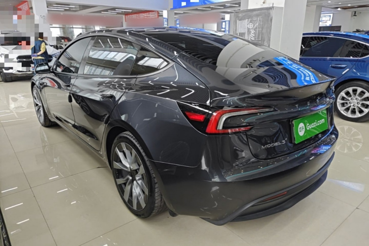 Tesla Model 3 2024 car image #5
