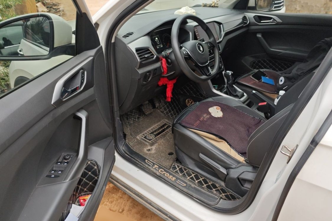 Volkswagen T-Cross 2021 #23 Volkswagen T-Cross 2021 car image #23