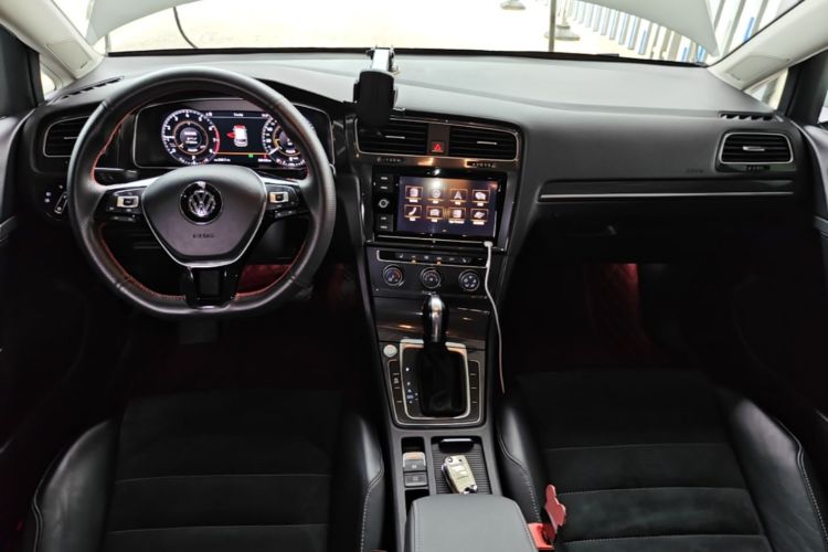 Volkswagen Golf 2019 #10 Volkswagen Golf 2019 car image #10