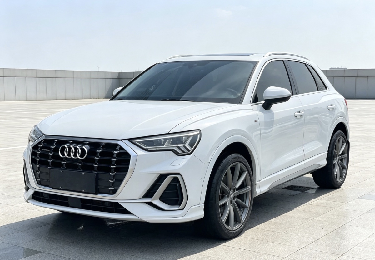 Audi Q3 2021 car image 