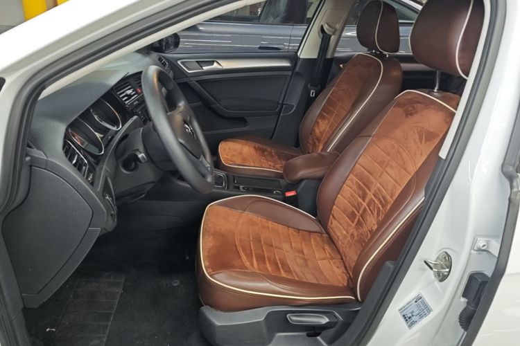 Volkswagen Golf 2018 car image #15