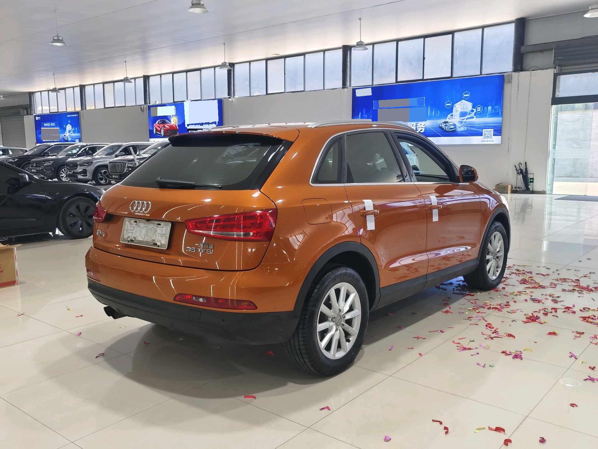 Audi Q3 2016 car image #9