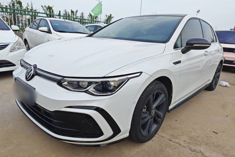 Volkswagen Golf 2021 car image #2