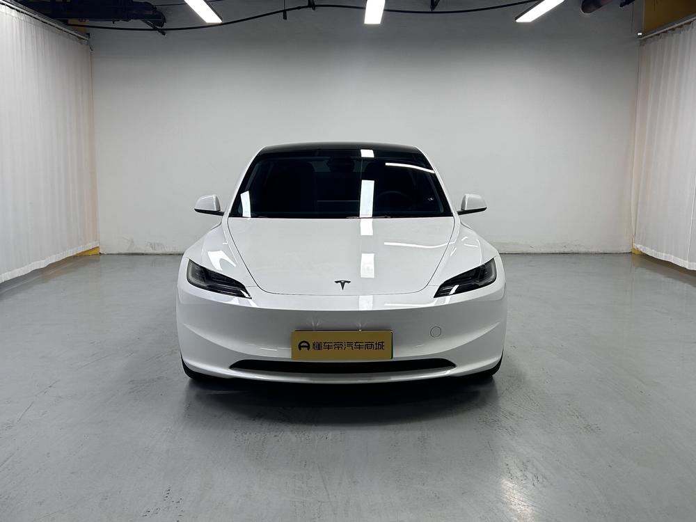 Tesla Model 3 2025 car image #2