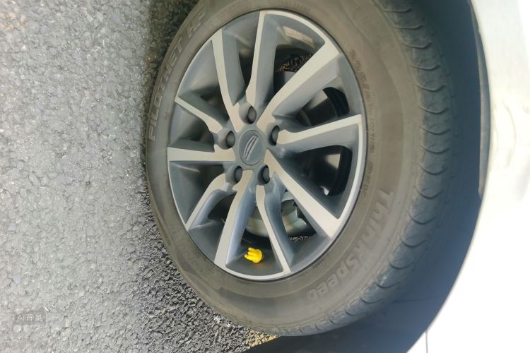 GEELY Emgrand 2020 #9 GEELY Emgrand 2020 car image #9