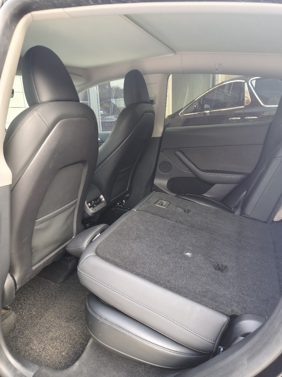 Tesla Model Y 2023 #4 Tesla Model Y 2023 car image #4
