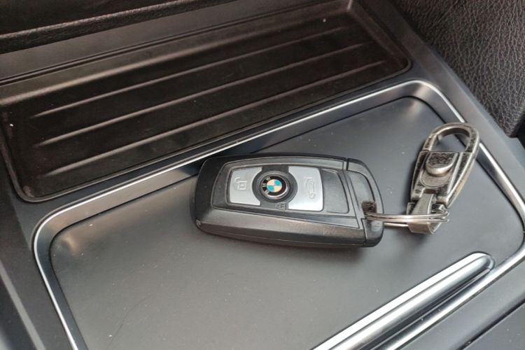 BMW 3 Series 2019 #14 BMW 3 Series 2019 immagine di auto #14