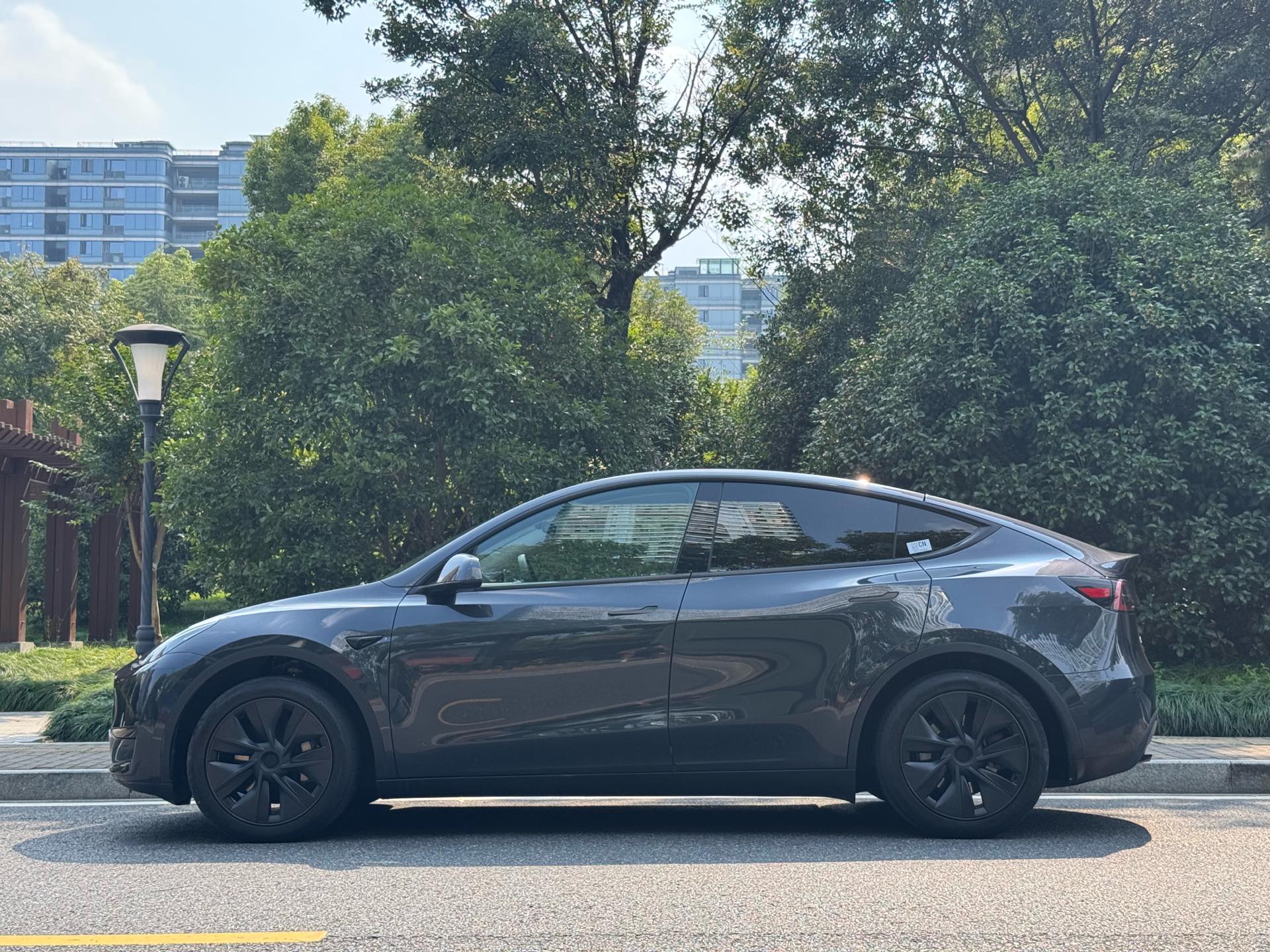 Tesla Model Y 2024 #4 Tesla Model Y 2024 صورة سيارة #4