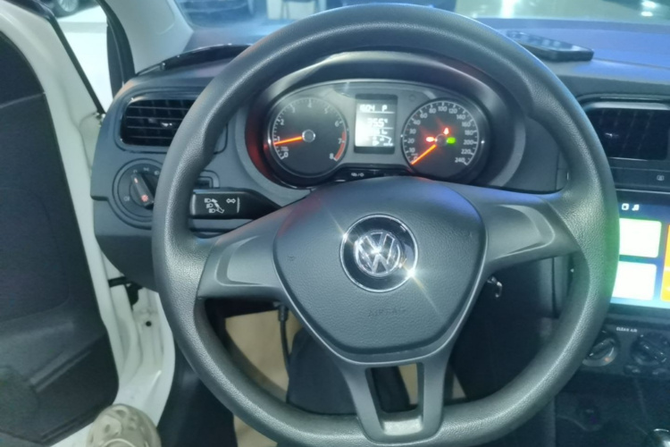 Volkswagen Polo 2017 #11 Volkswagen Polo 2017 car image #11