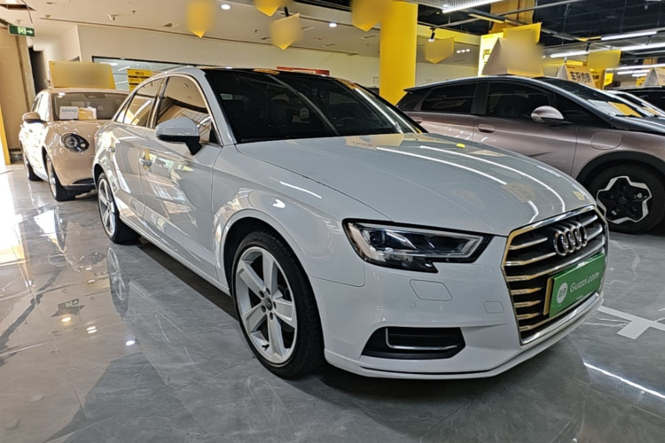 Audi A3 2019 car image #4