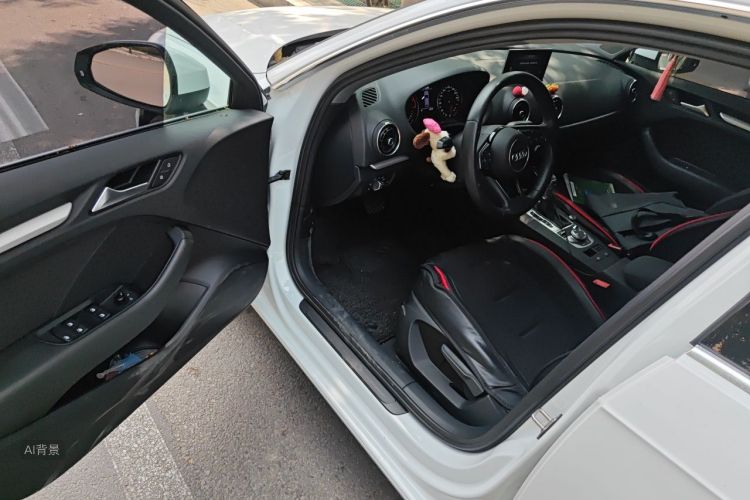Audi A3 2019 car image #18