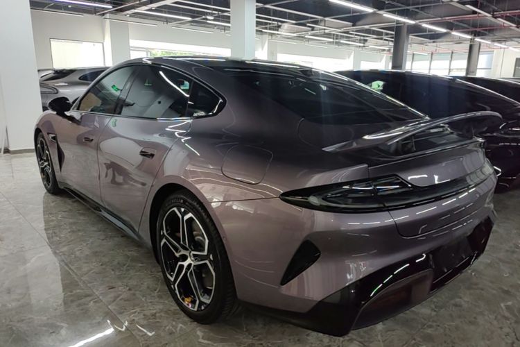 MI SU7 2024 car image #5