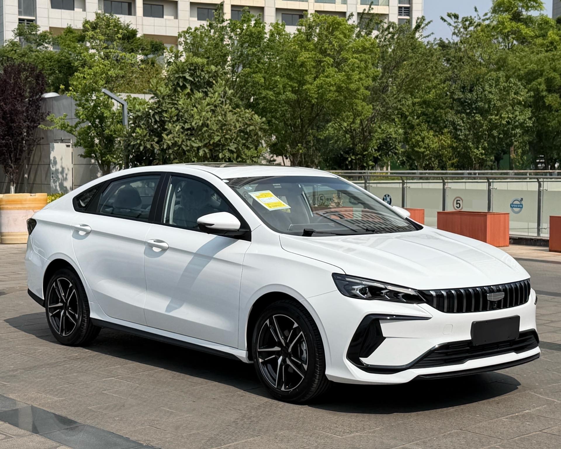 GEELY Binray 2026 car image #6