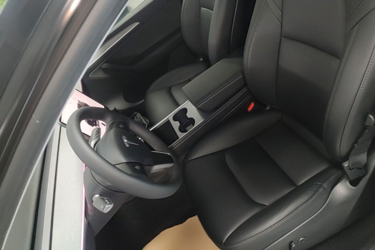 Tesla Model Y 2023 #19 Tesla Model Y 2023 car image #19