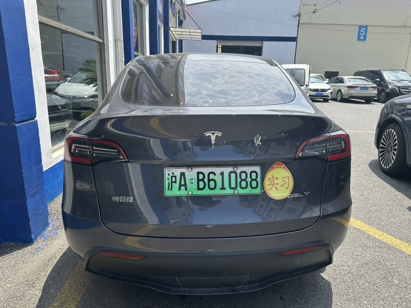 Tesla Model Y 2022 #4 Tesla Model Y 2022 car image #4