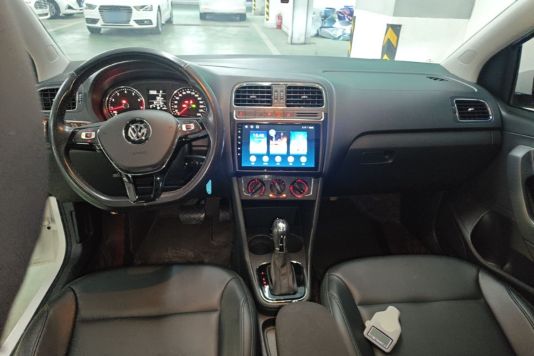 Volkswagen Polo 2019 car image #11