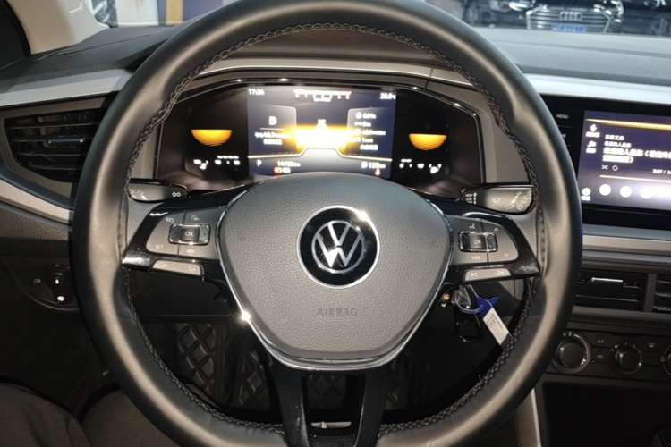 Volkswagen Polo 2023 изображение автомобиля #13