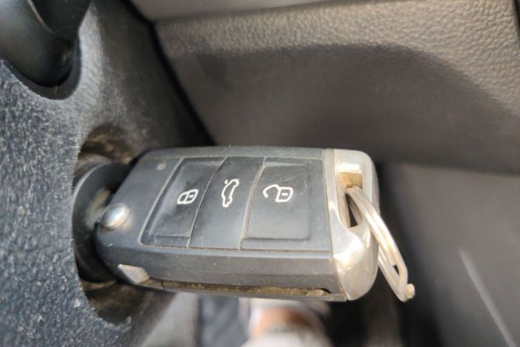 Volkswagen Lavida 2018 car image #9