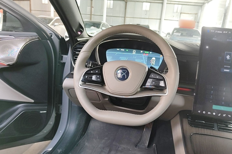 BYD Han 2024 car image #11