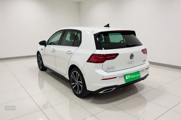Volkswagen Golf 2022 car image #5