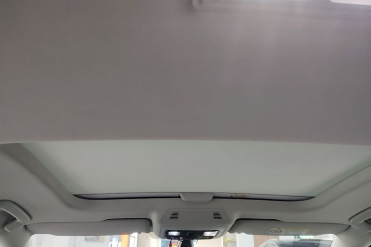 Volkswagen Golf 2022 car image #18