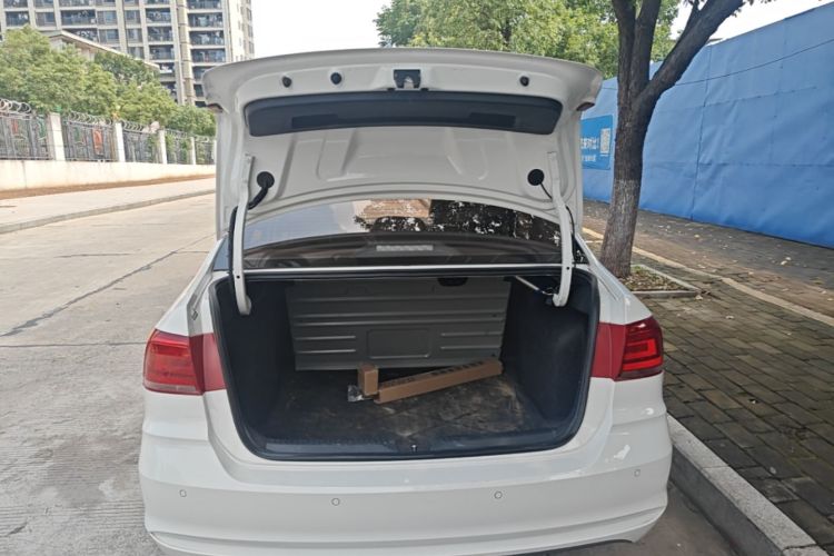 Volkswagen Santana 2017 car image #19