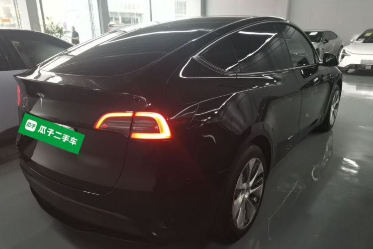 Tesla Model Y 2023 #7 Tesla Model Y 2023 car image #7
