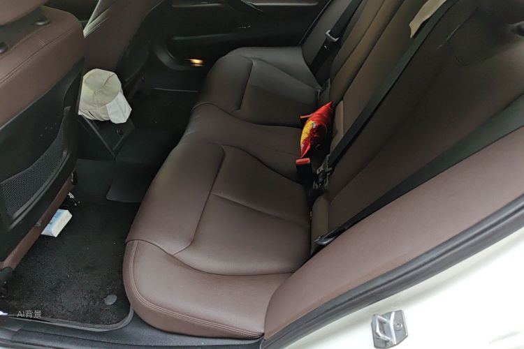 BMW 3 Series 2018 #19 BMW 3 Series 2018 car image #19