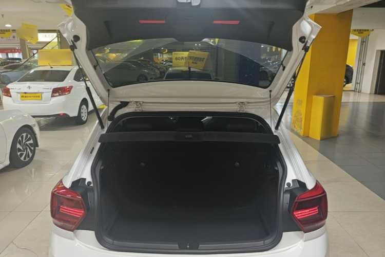Volkswagen Polo 2023 car image #19