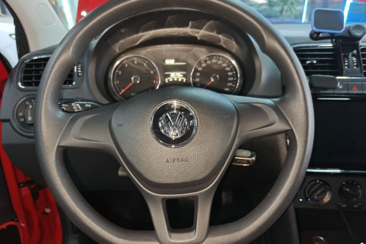 Volkswagen Polo 2015 #11 Volkswagen Polo 2015 car image #11