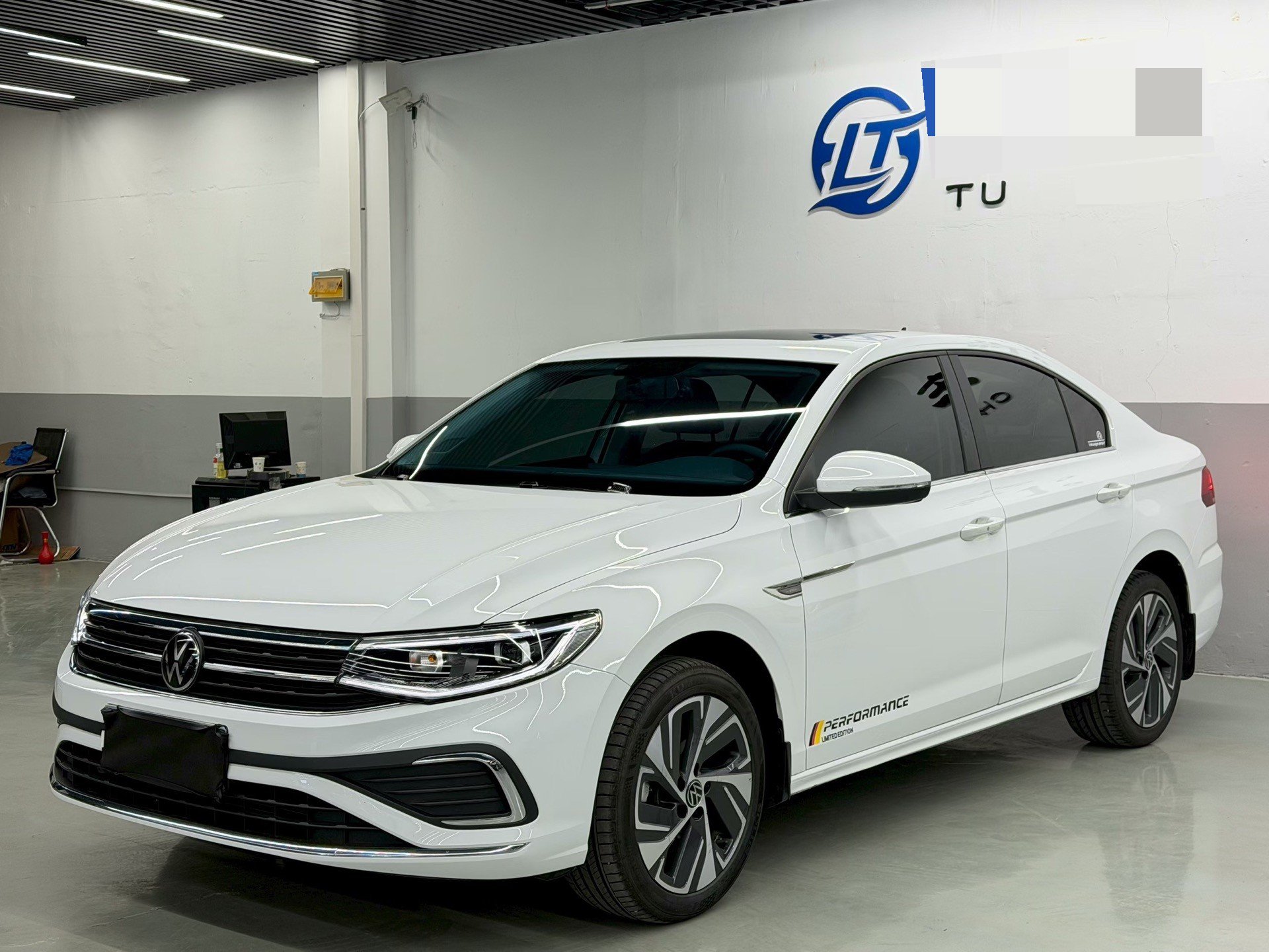 2025 2025 car image