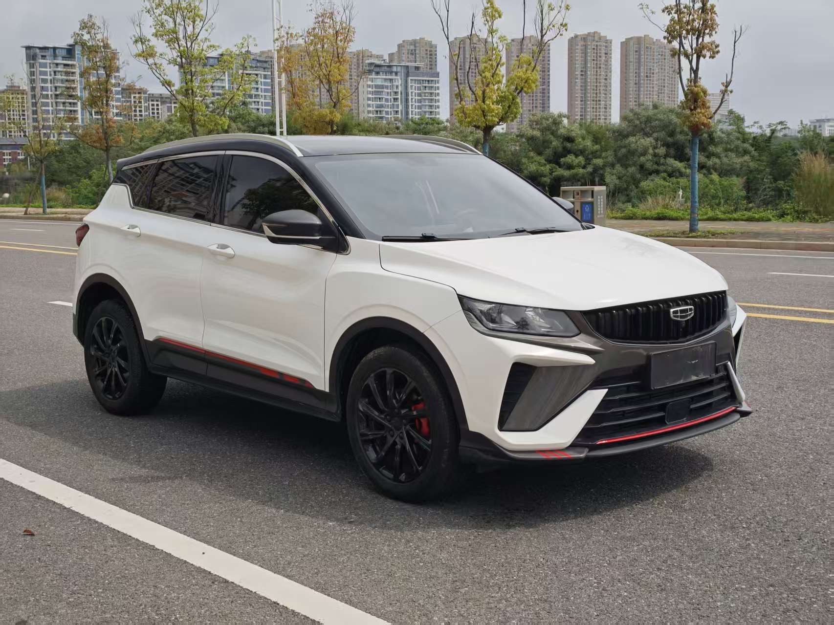GEELY Coolray 2023 car image #2