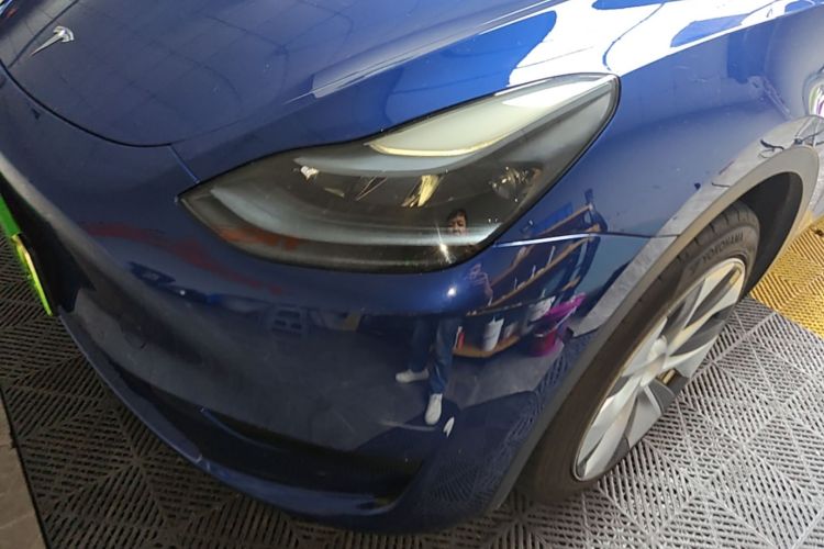 Tesla Model Y 2023 car image #21