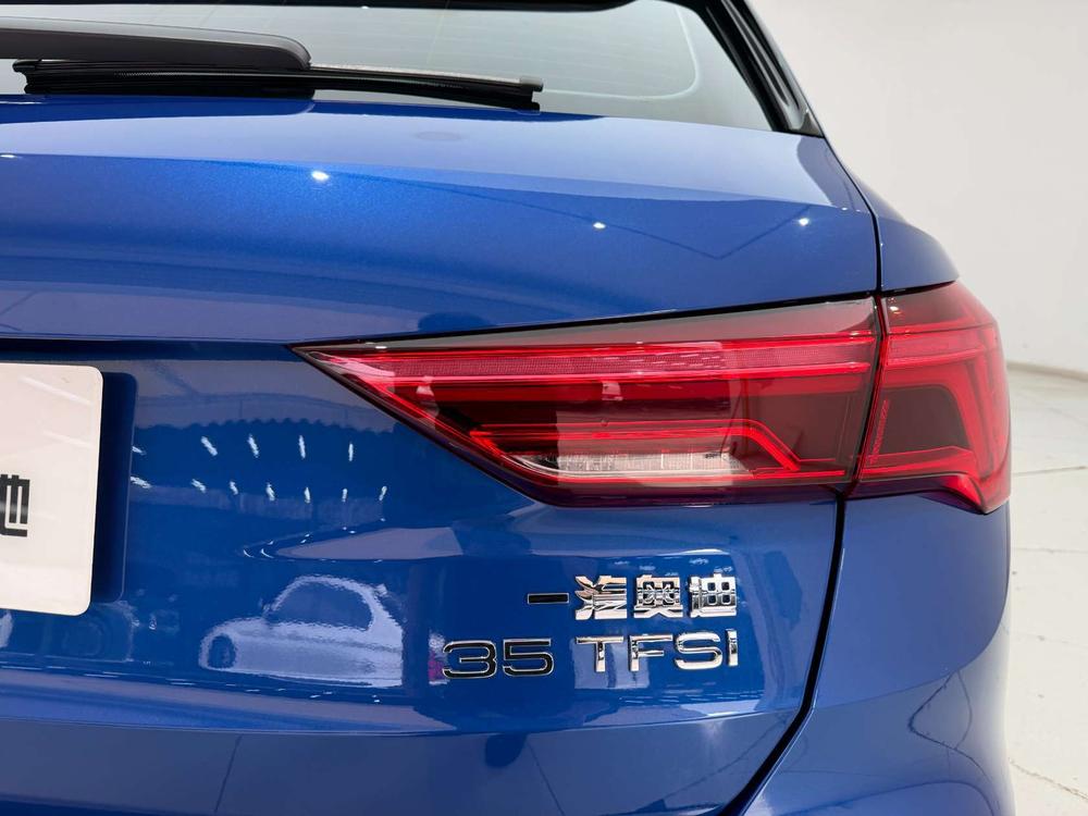 Audi Q3 2019 #12 Audi Q3 2019 car image #12