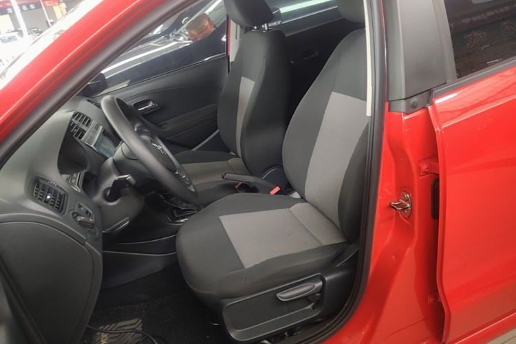 Volkswagen Polo 2016 car image #15