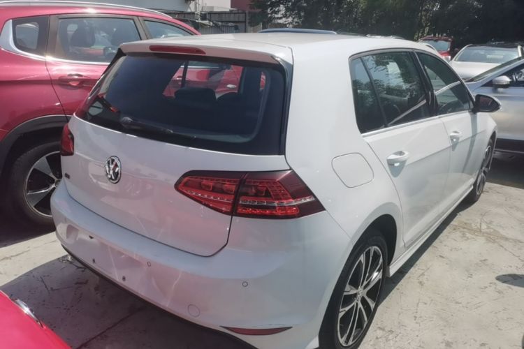 Volkswagen Golf 2015 car image #5