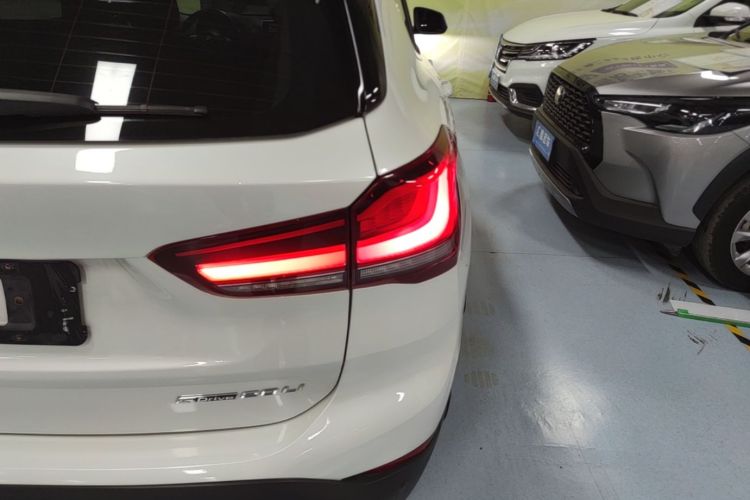 BMW X1 2020 car image #8